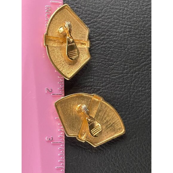 Vintage Monet Gold-Tone Shield Clip-On Earrings Retro Geometric Design J0221 - Picture 7 of 7